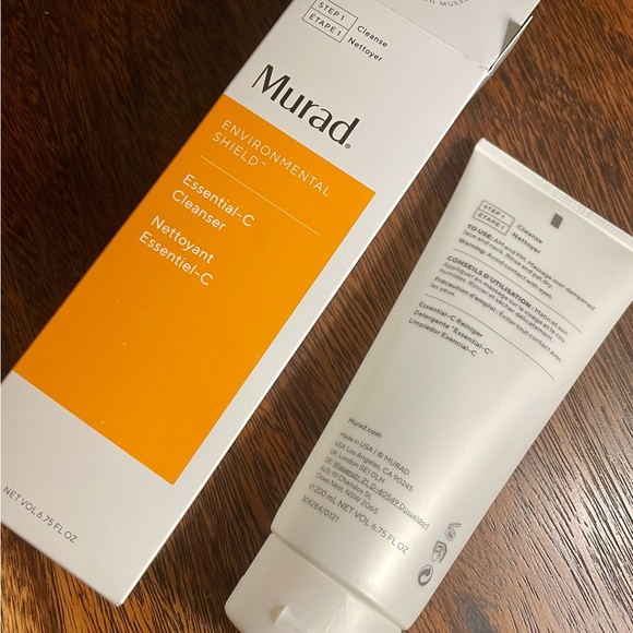 Murad Environmental Shield-Essential C Cleanser - Picture 2 of 5